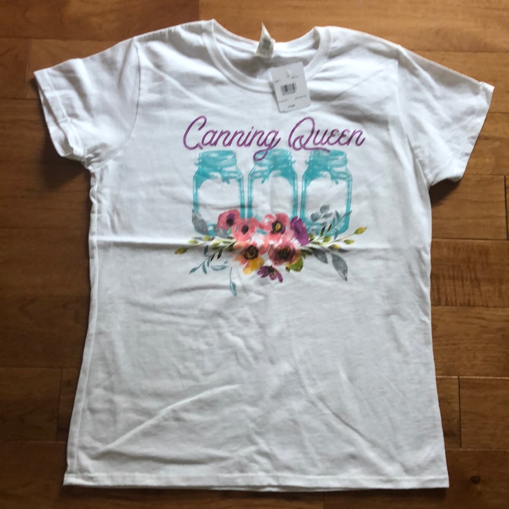 ☘️$6 NWT T-shirt for the Canning Queen!! cotton